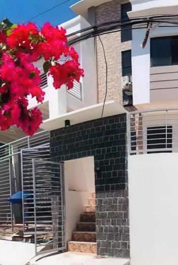 2 Storey Apartment with Roofdeck